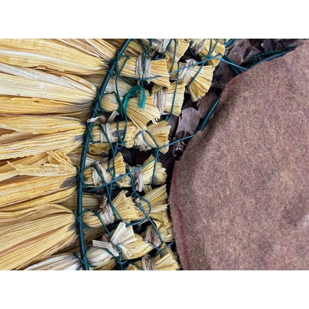 Corn Husk Sunflower Shaped Wreath Hanging Decor Pine Cones Buckeye Nuts 16